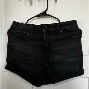 Kendall & Kylie Black Denim Shorts 🖤